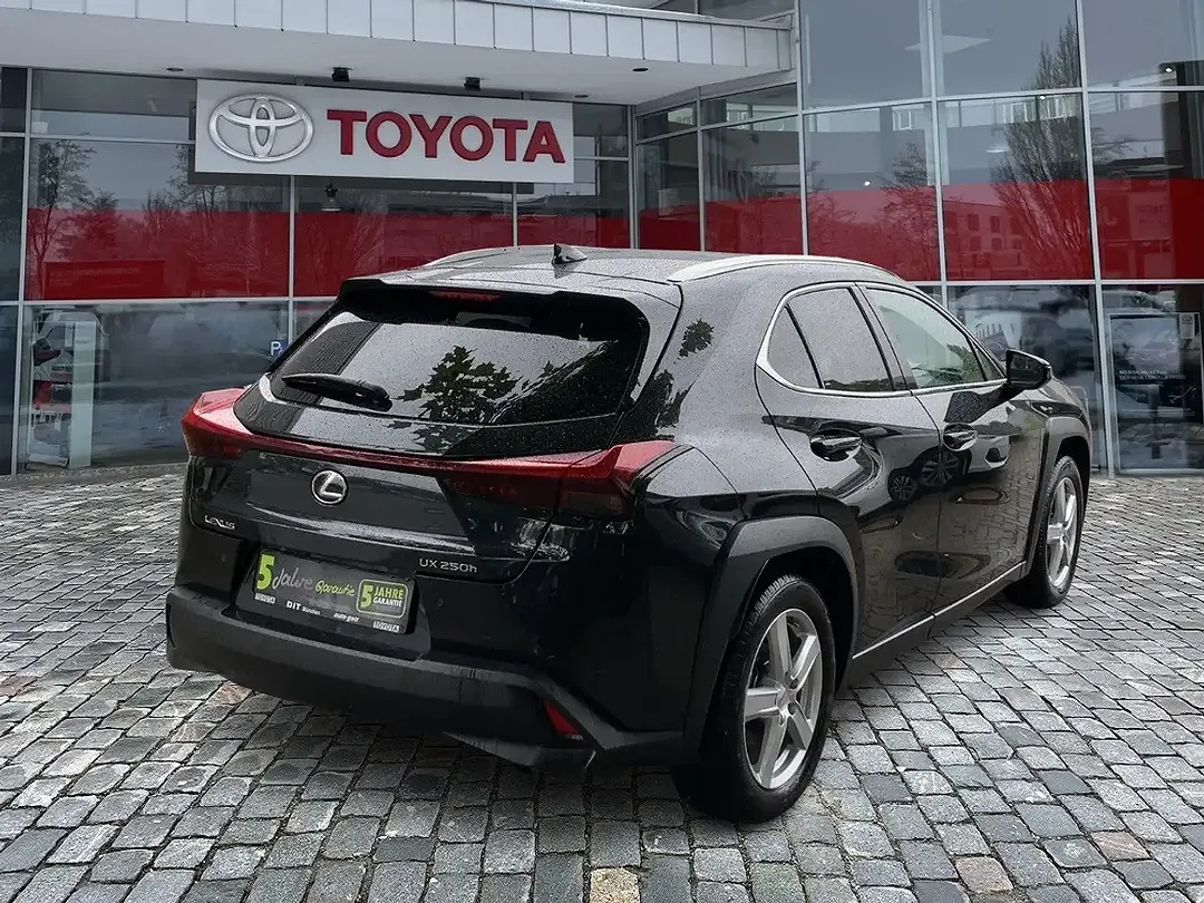 Lexus UX 250h Style Edition - Thumbnail 5