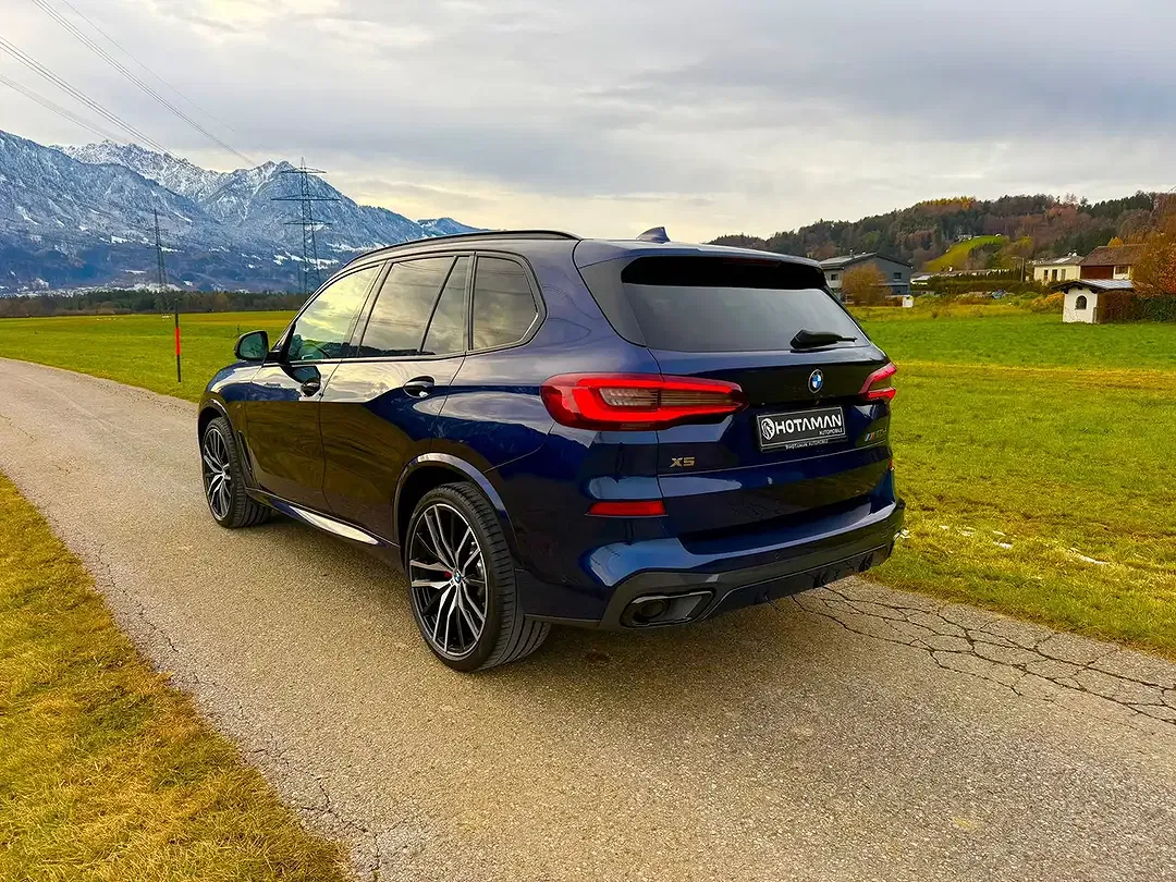 BMW X5 M - Thumbnail 3