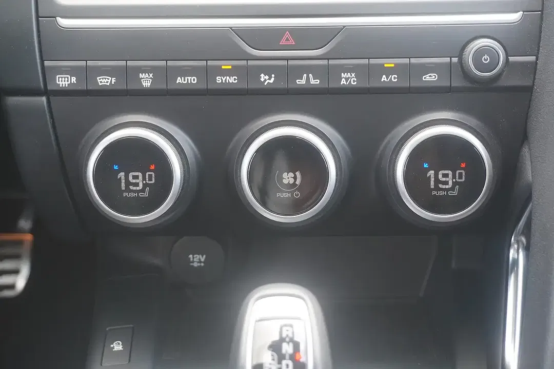 Jaguar E-Pace 2.0 4x4 R-Dynamic SE - Thumbnail 13