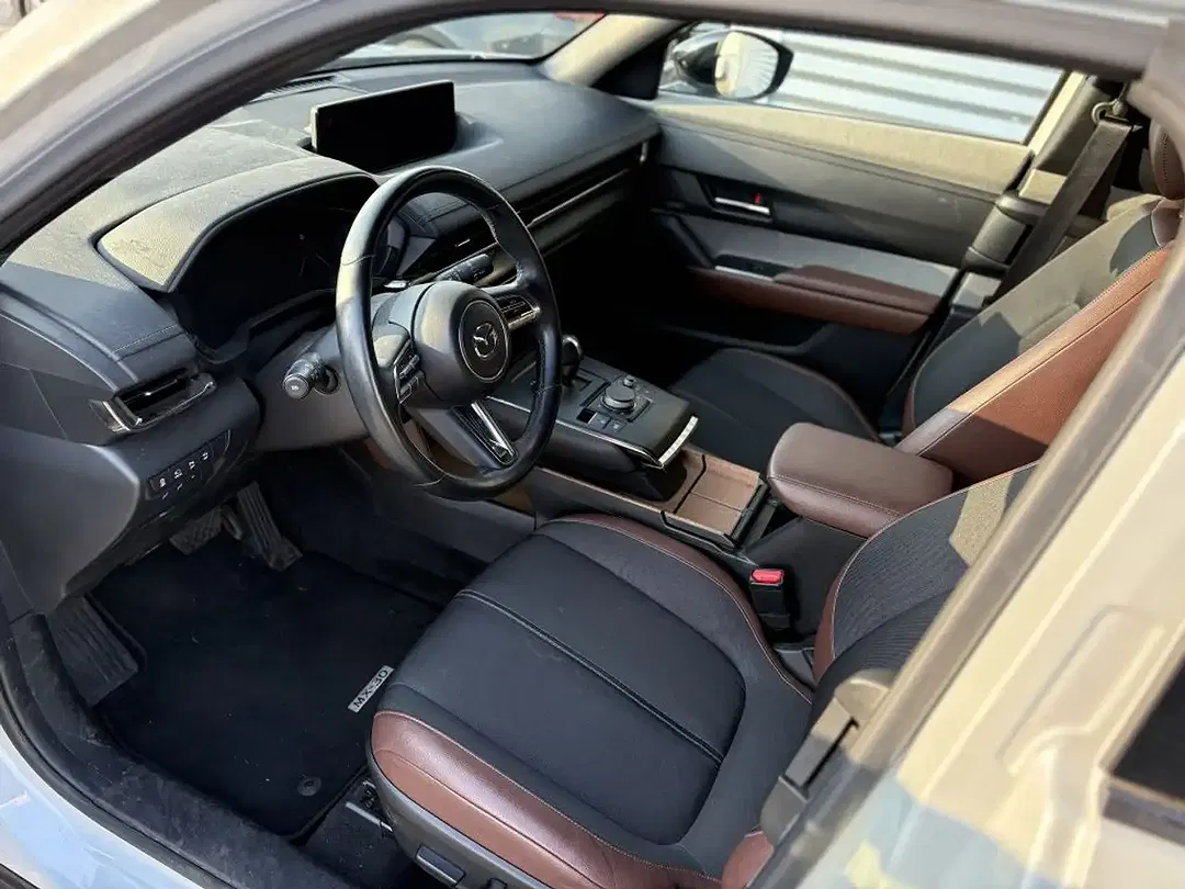 Mazda MX-30 e-SKYACTIV Premium - Thumbnail 8