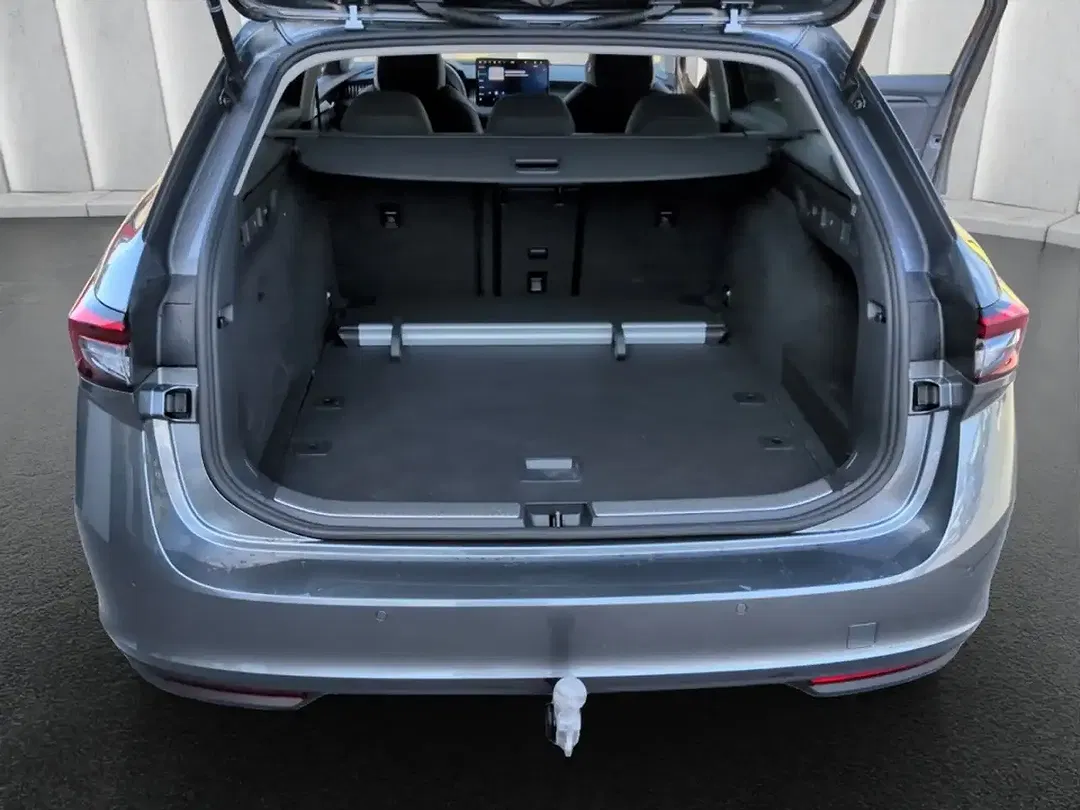 Skoda Superb TDI DSG Combi Essence - Thumbnail 9