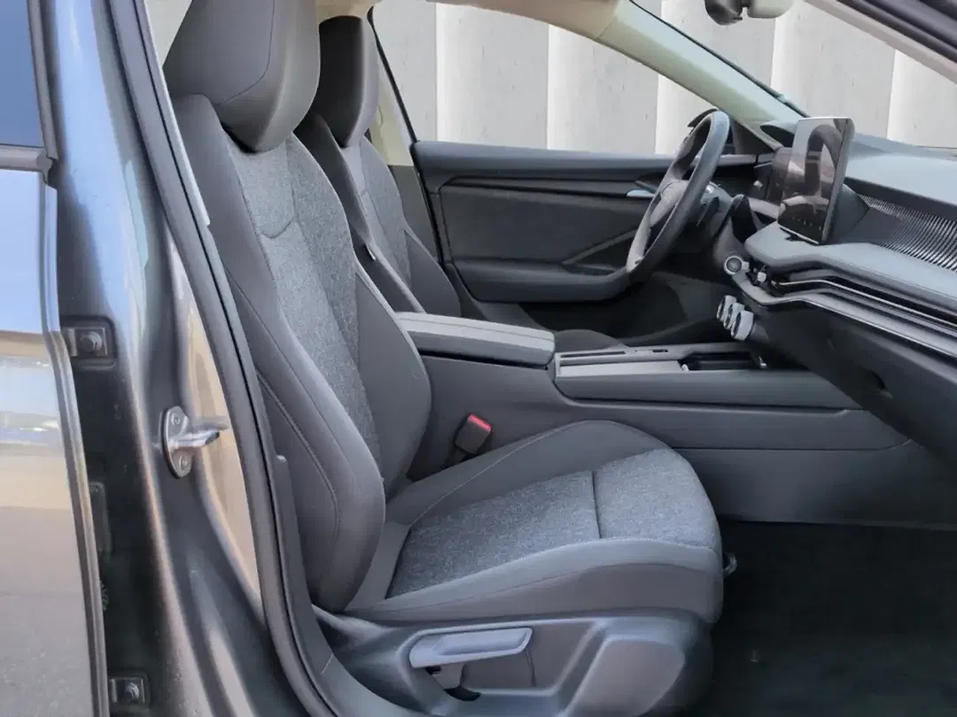 Skoda Superb TDI DSG Combi Essence - Thumbnail 7