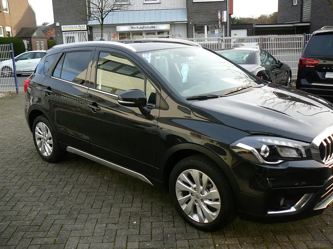 Suzuki SX4 S-Cross MHEV - Thumbnail 6