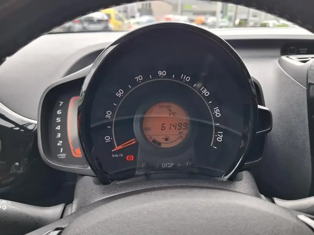 Toyota Aygo - Thumbnail 4