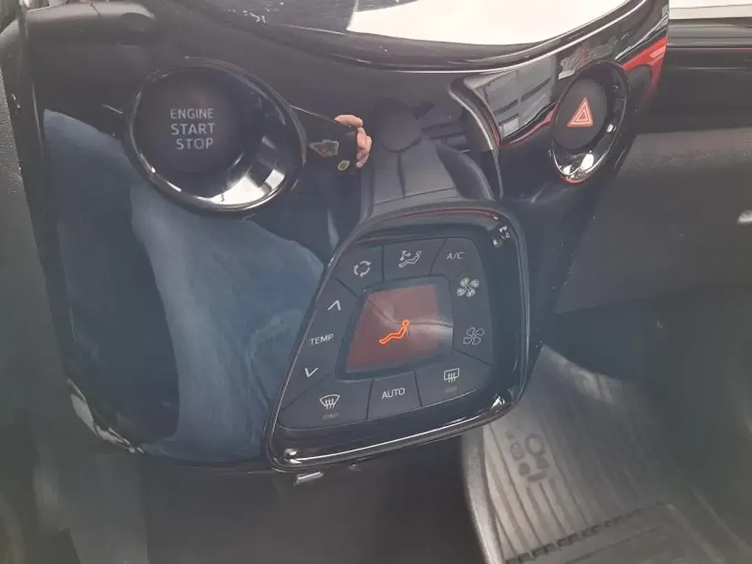 Toyota Aygo - Thumbnail 6