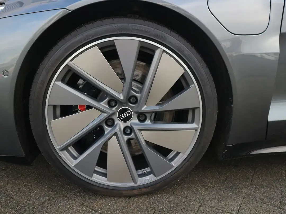 Audi RS e-tron GT Matrix LED - Thumbnail 7