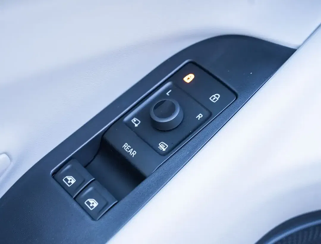 Ford Explorer Premium - Thumbnail 10