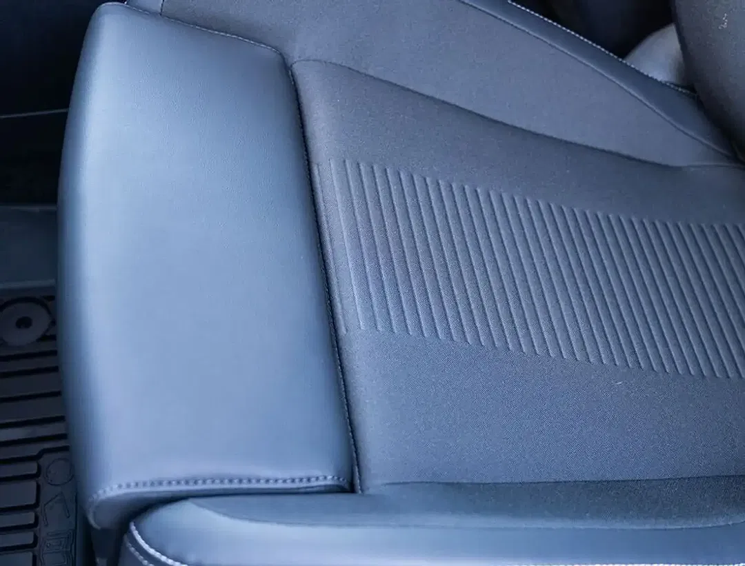 Ford Explorer Premium - Thumbnail 14
