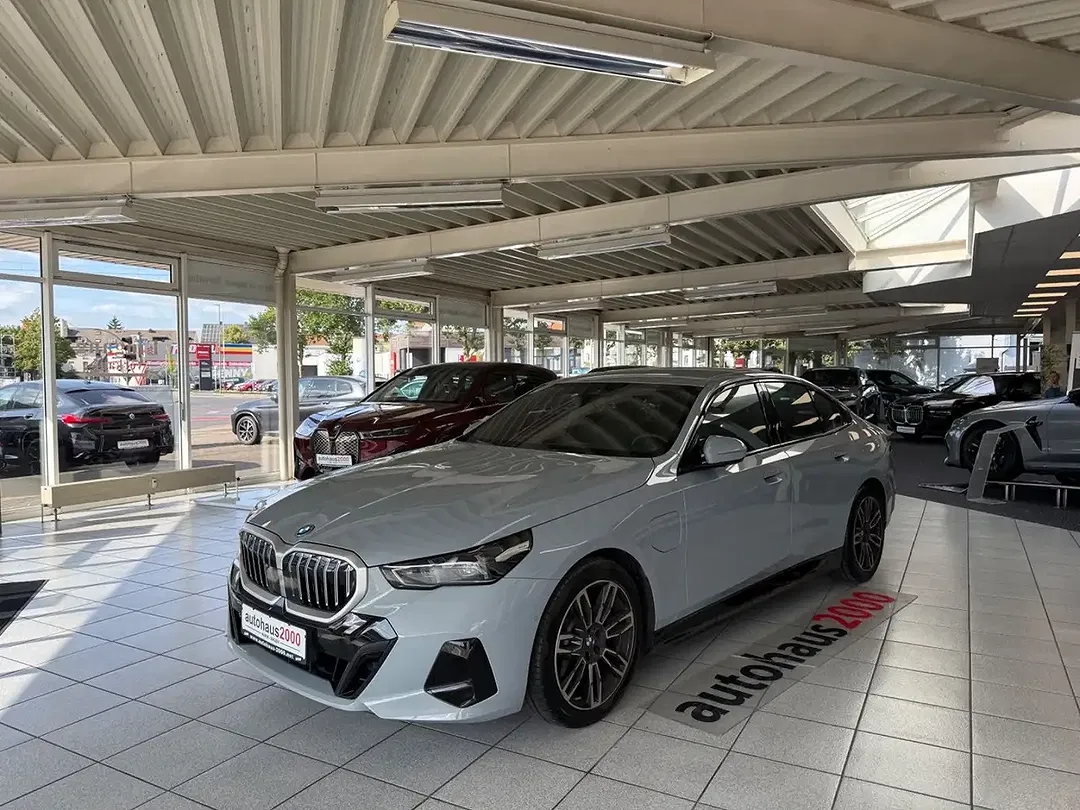BMW 530 AUT M - Thumbnail 4