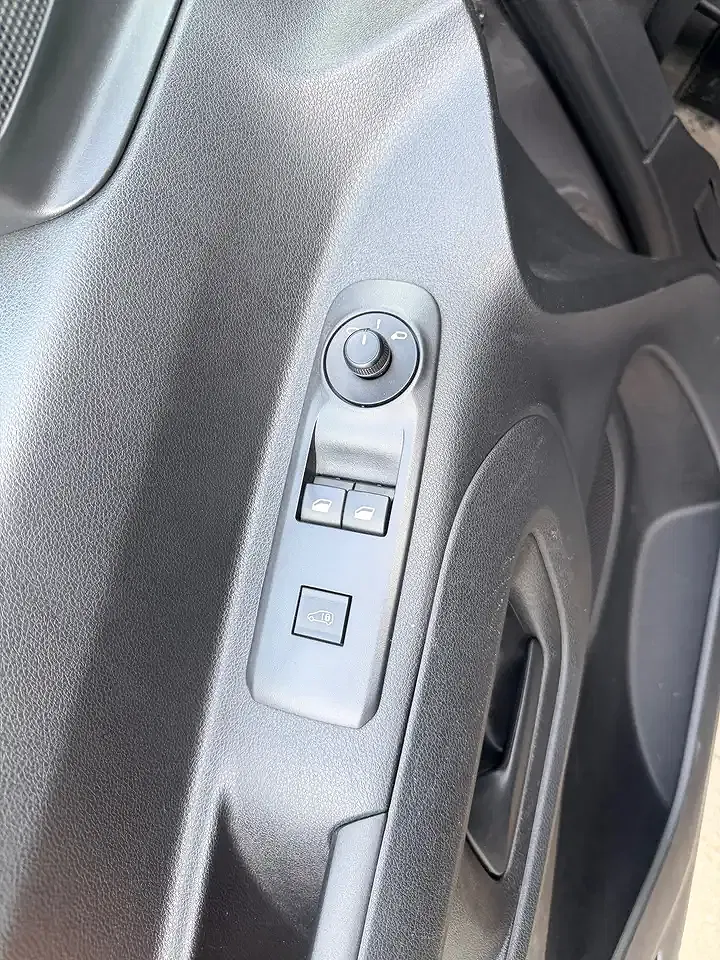 Peugeot Partner - Thumbnail 11