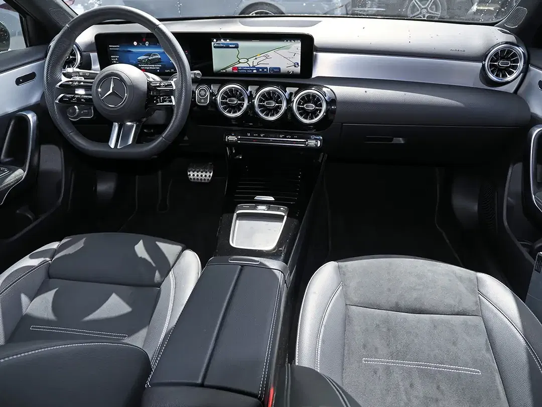 Mercedes-Benz A 200 AMG Night - Thumbnail 13