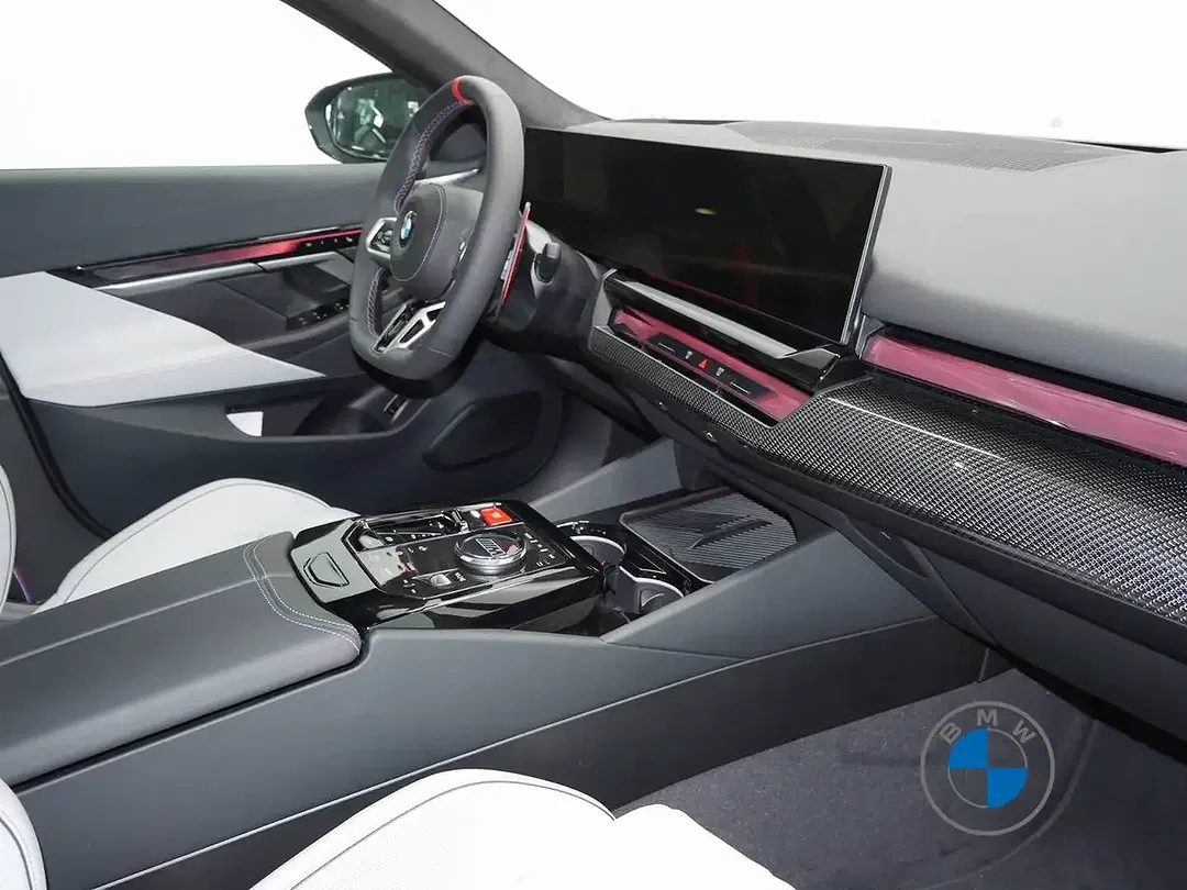 BMW M5 M Sport - Thumbnail 6