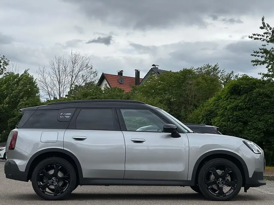 MINI Cooper D Countryman - Thumbnail 4