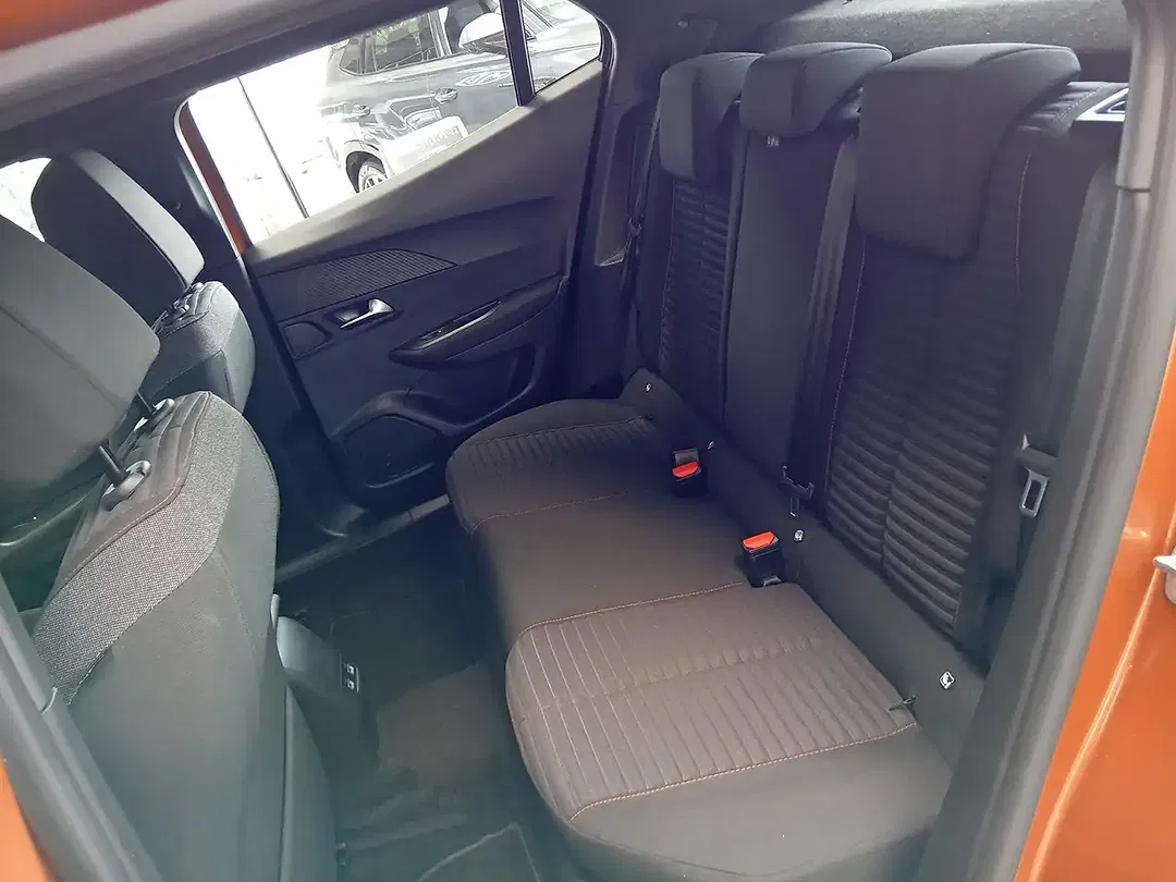 Peugeot 2008 136 EV Active Pack - Thumbnail 12