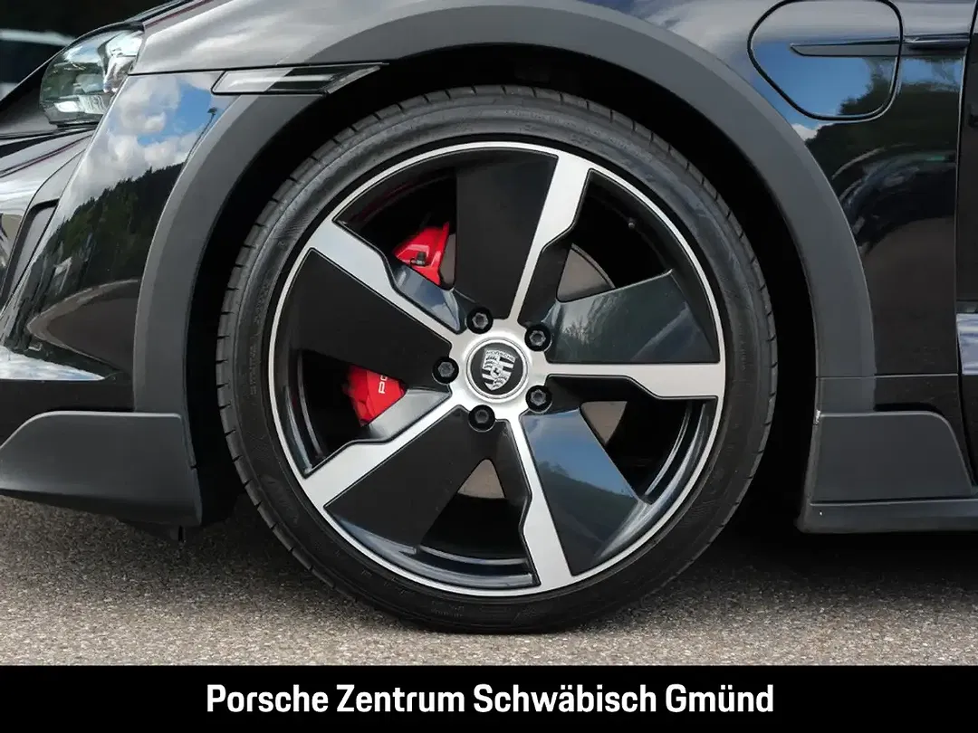 Porsche Taycan Cross Turismo - Thumbnail 11