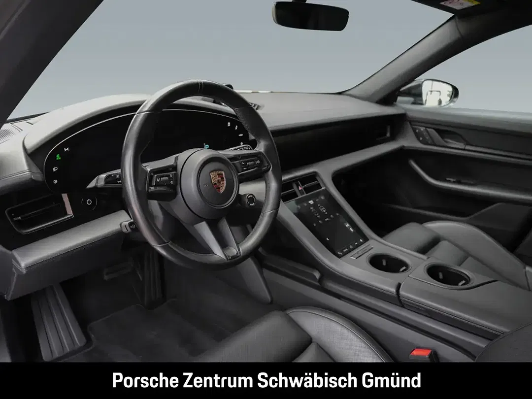 Porsche Taycan Cross Turismo - Thumbnail 4