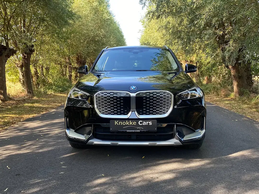 BMW iX1 - Thumbnail 16