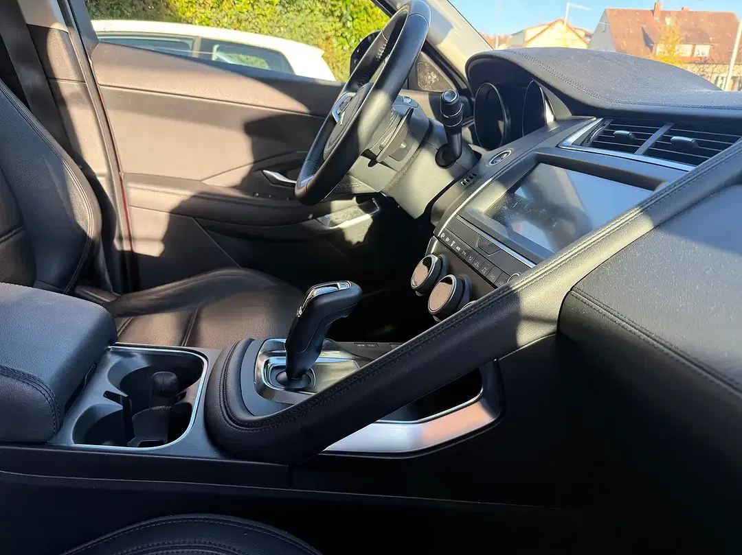 Jaguar E-Pace AUT 4x4 S - Thumbnail 4