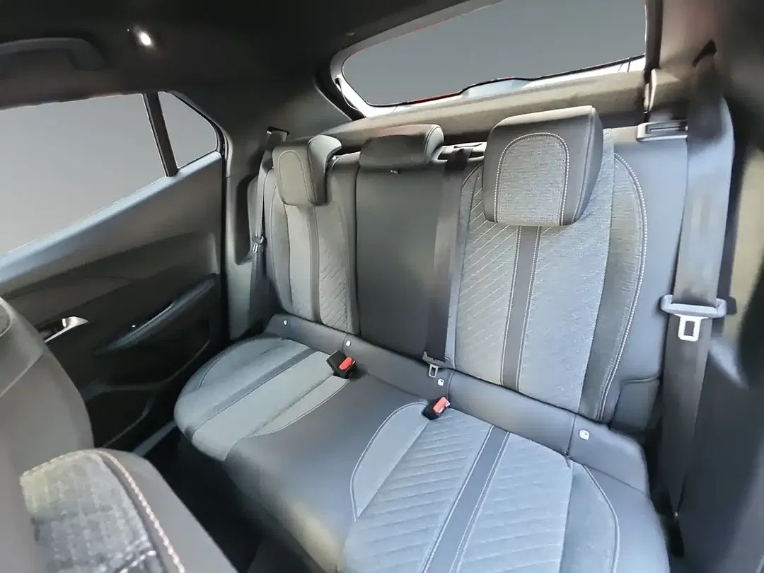 Peugeot 2008 130 PureTech AUT Allure - Thumbnail 11