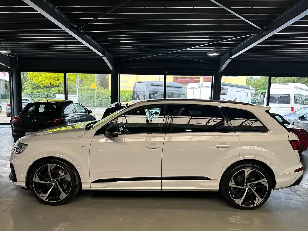 Audi Q7 55 TFSI quattro S line - Thumbnail 3