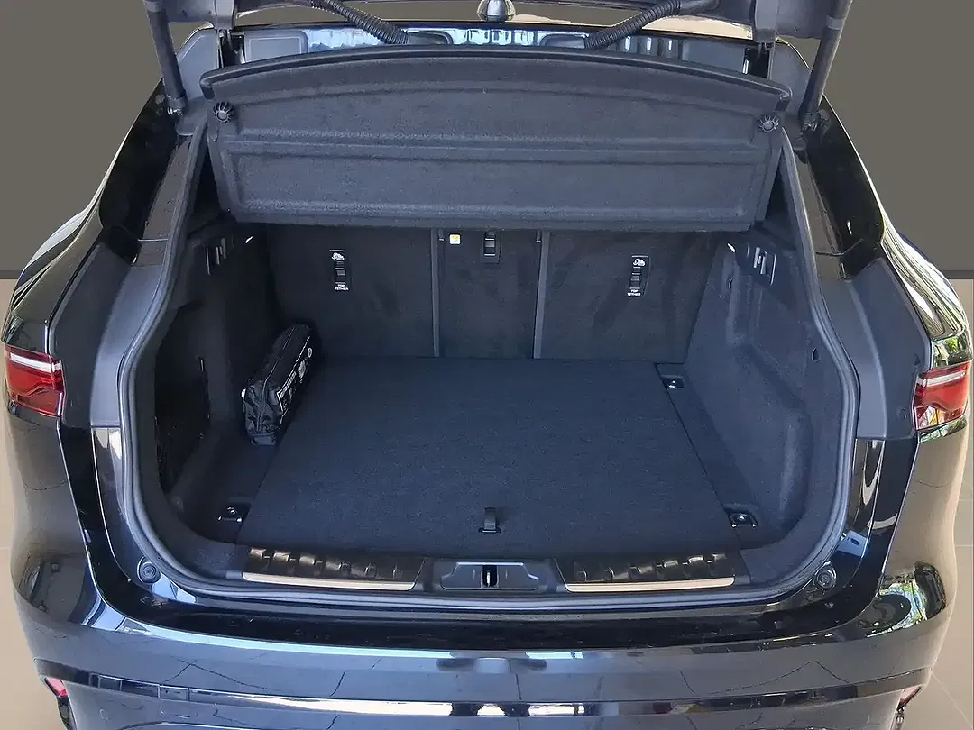Jaguar F-Pace D300 4x4 R-Dynamic HSE Black - Thumbnail 7