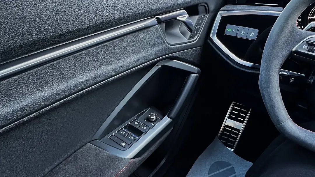 Audi RS Q3 2.5 TFSI S tronic quattro Matrix LED Sportback - Thumbnail 23
