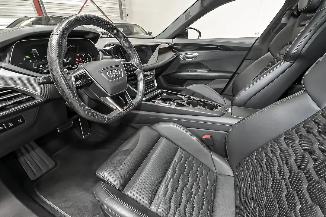 Audi RS e-tron GT - Thumbnail 12