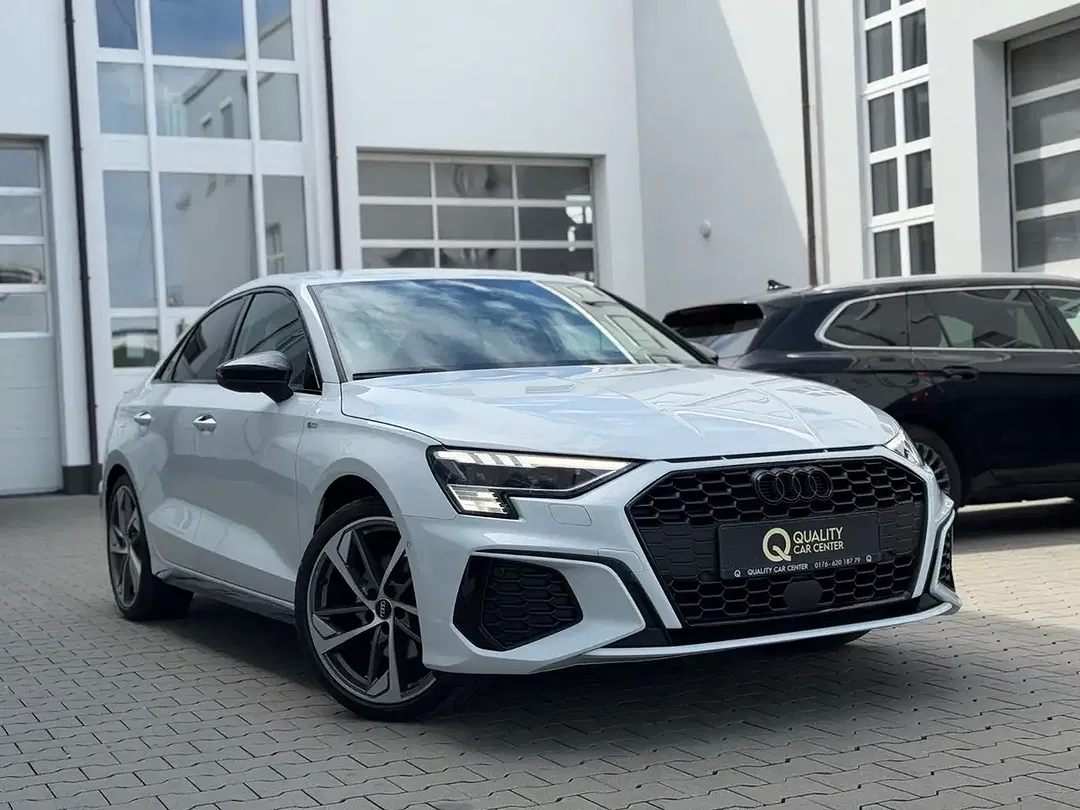 Audi A3 35 TFSI MHEV S line - Thumbnail 1