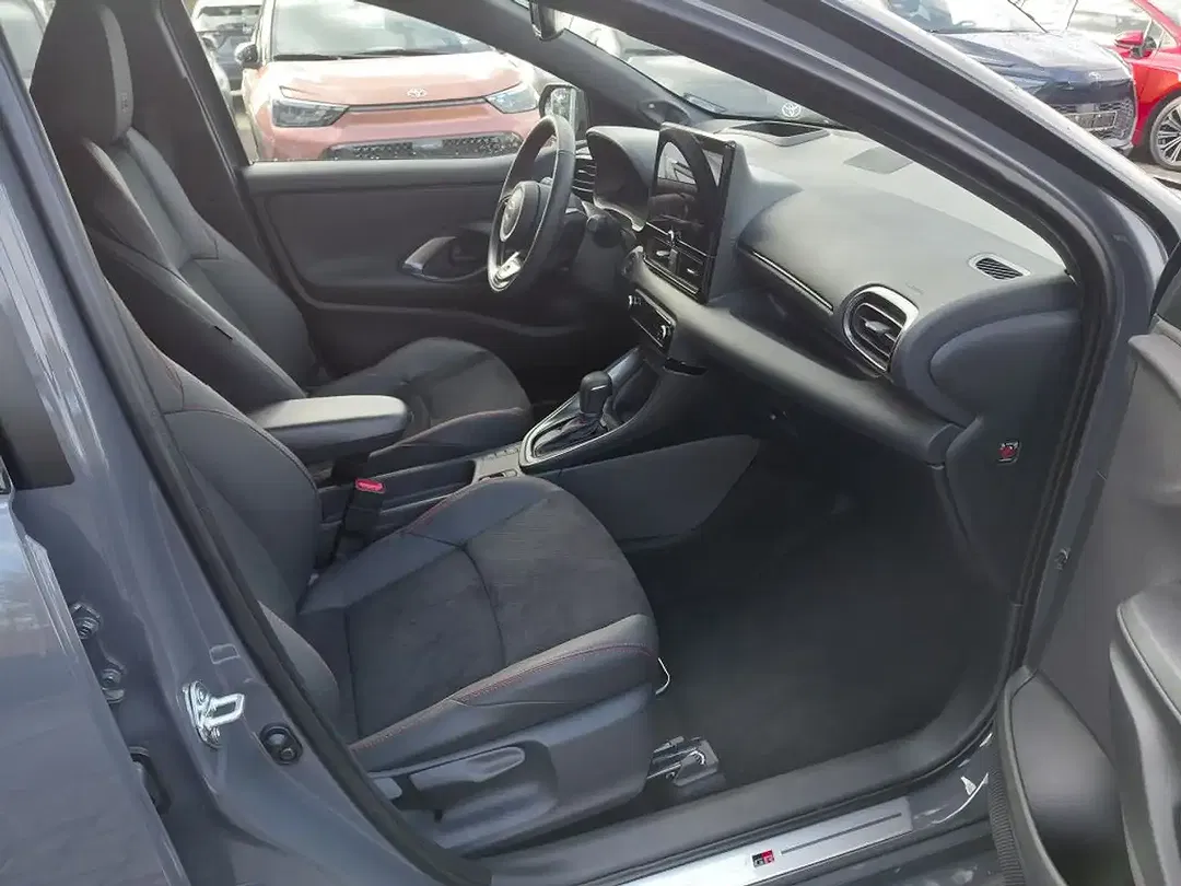 Toyota Yaris 1.5 VVT-i Hybrid GR Sport - Thumbnail 13