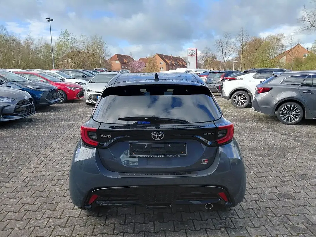 Toyota Yaris 1.5 VVT-i Hybrid GR Sport - Thumbnail 4