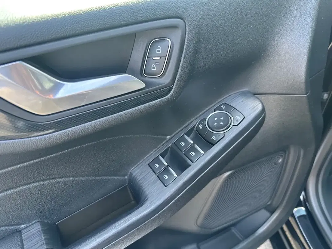 Ford Kuga ST-Line - Thumbnail 11