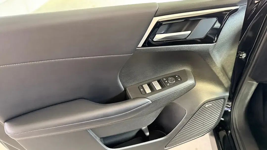Mitsubishi Outlander PHEV Intro Edition - Thumbnail 10