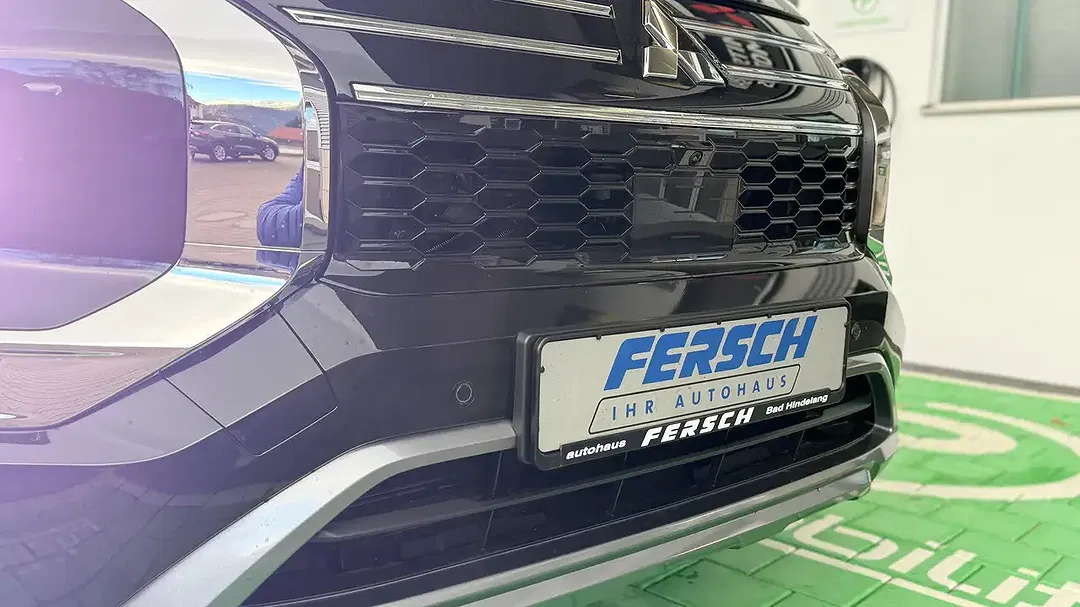 Mitsubishi Outlander PHEV Intro Edition - Thumbnail 7