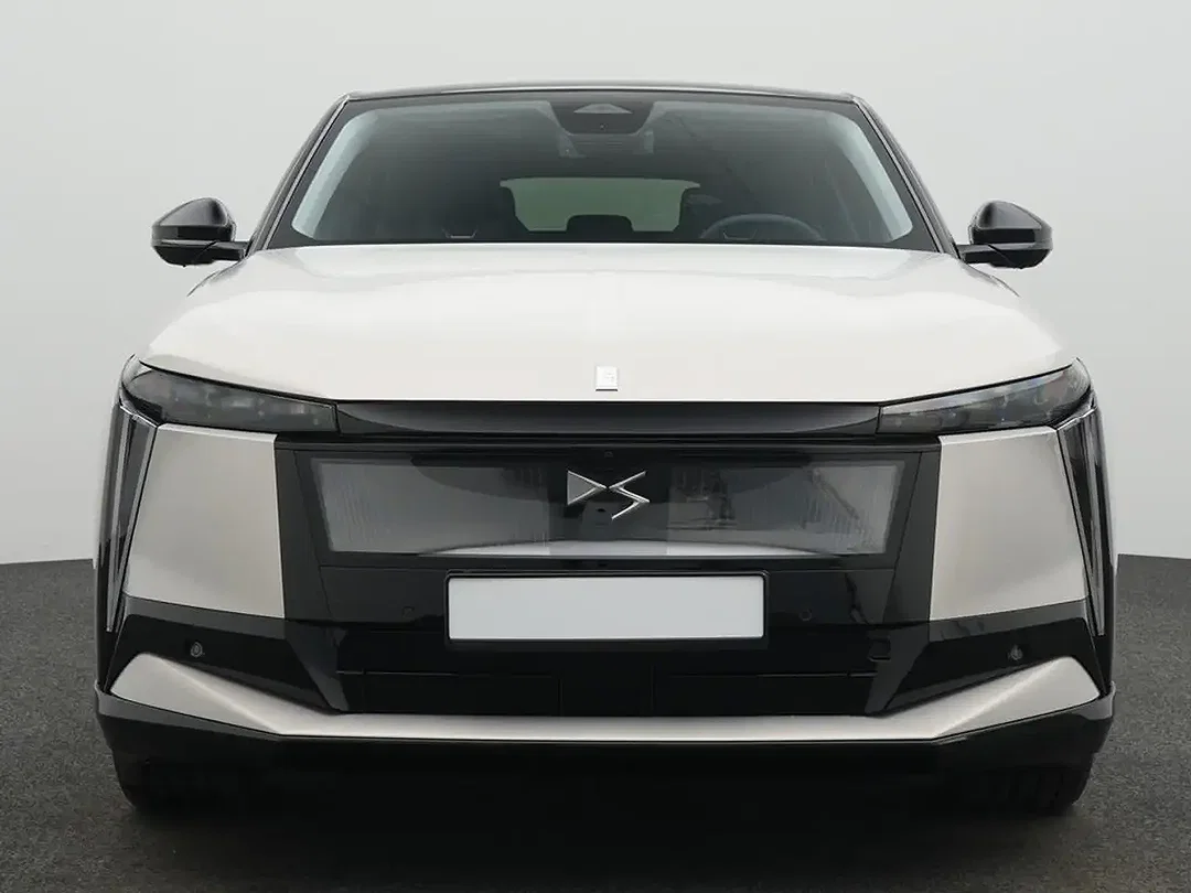 DS Automobiles N°8 - Afbeelding 1
