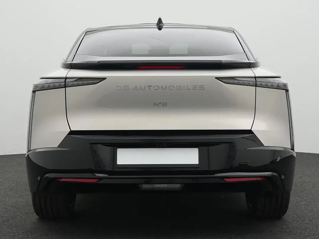 DS Automobiles N°8 - Thumbnail 3
