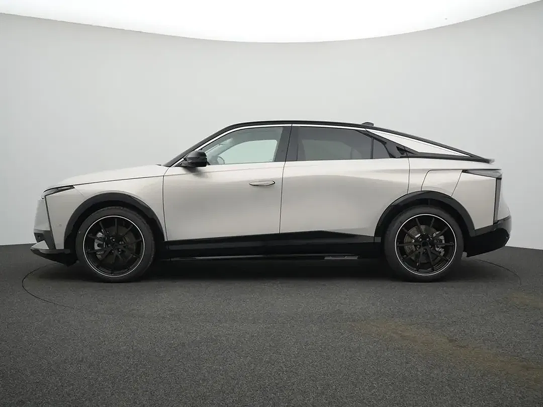 DS Automobiles N°8 - Thumbnail 4