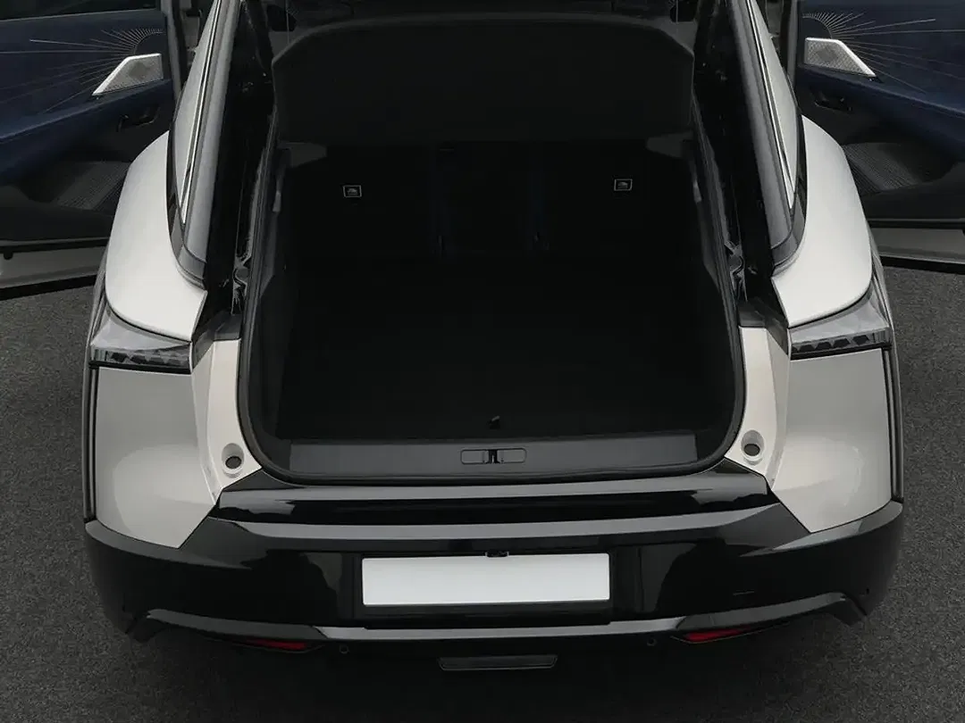DS Automobiles N°8 - Thumbnail 6