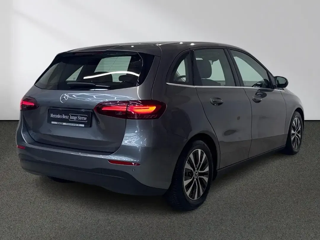 Mercedes-Benz B 180 - Thumbnail 3