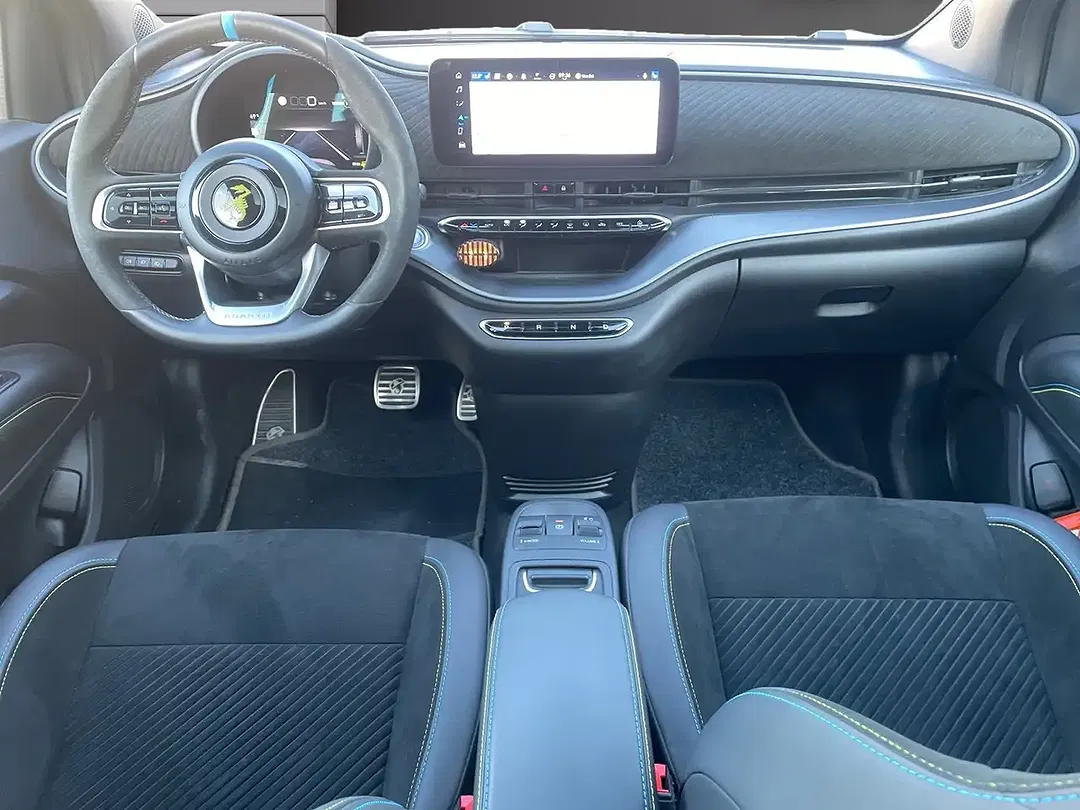Abarth 500e - Thumbnail 11