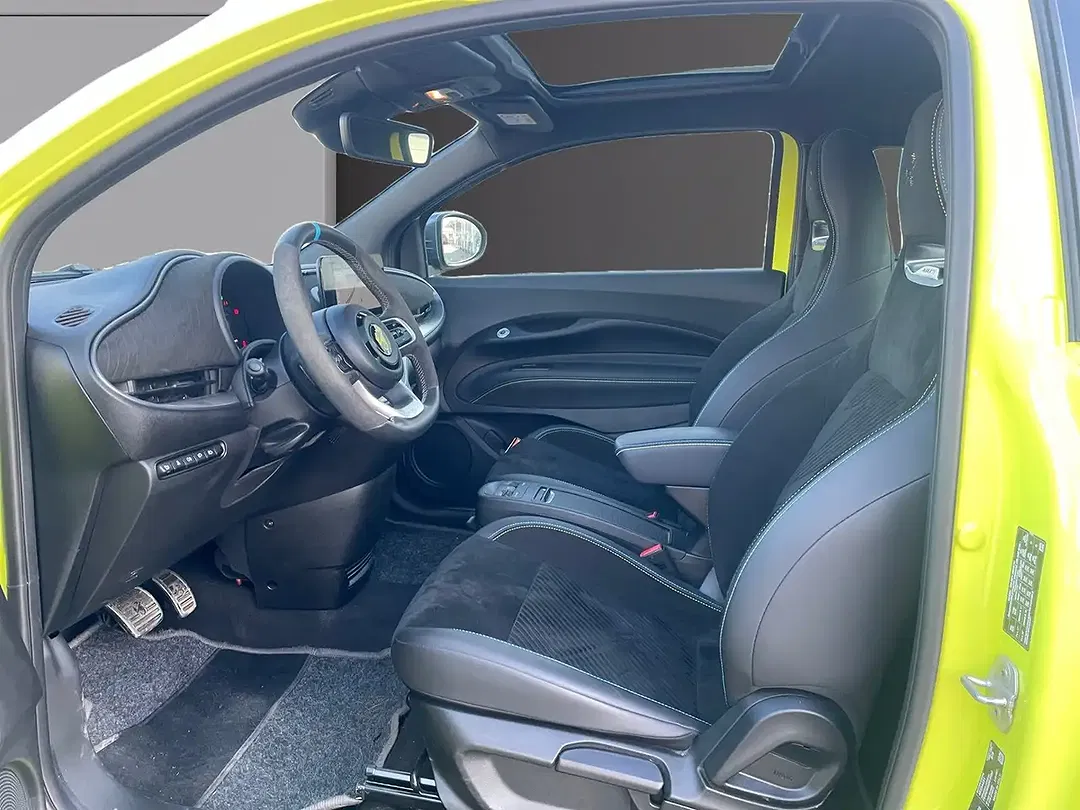 Abarth 500e - Thumbnail 8