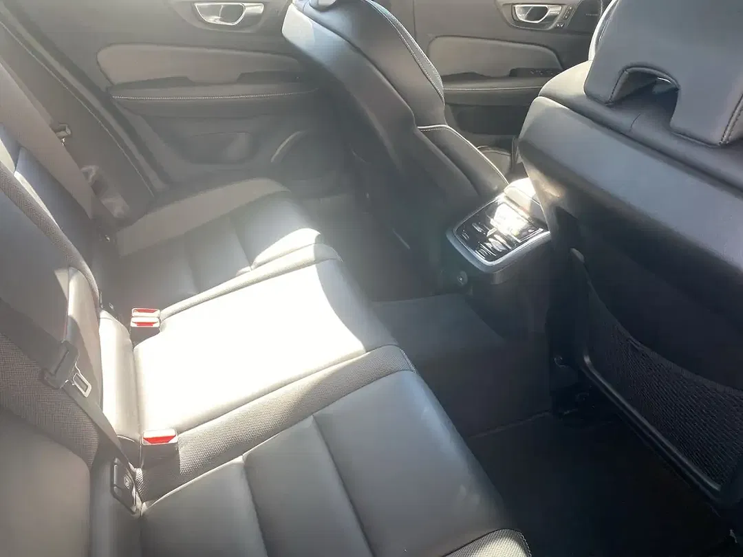 Volvo S60 B5 AWD Ultimate Dark - Thumbnail 13