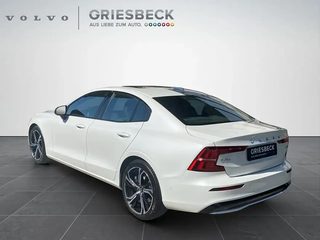 Volvo S60 B5 AWD Ultimate Dark - Thumbnail 3