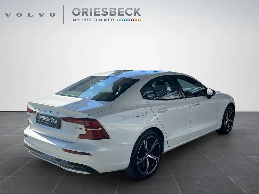 Volvo S60 B5 AWD Ultimate Dark - Thumbnail 5