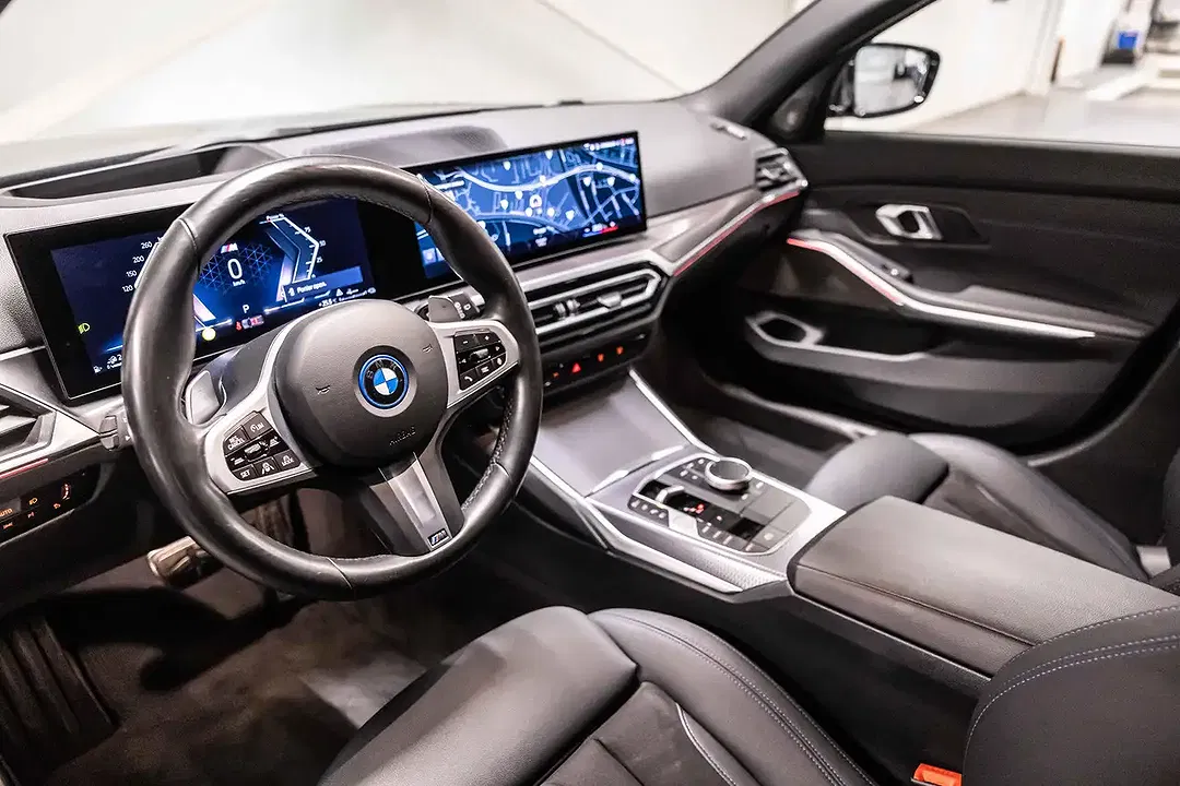 BMW 330 Touring M Sport - Thumbnail 7