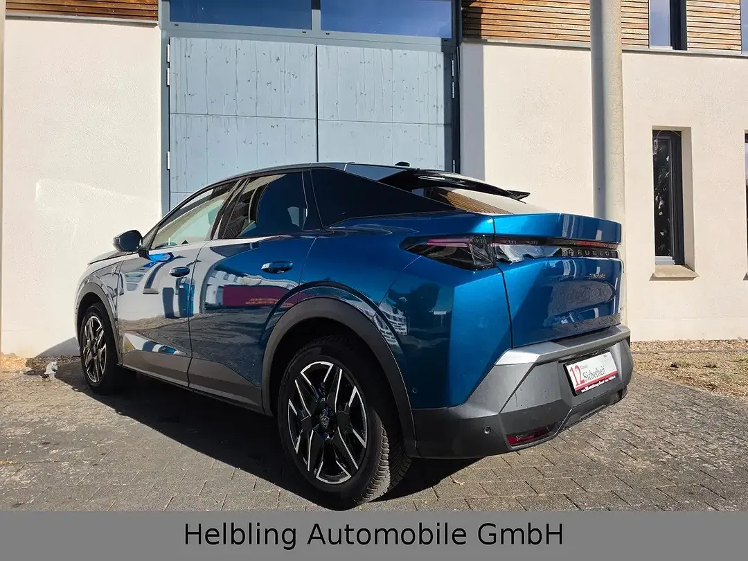Peugeot 3008 145 Hybrid GT Exclusive - Thumbnail 3