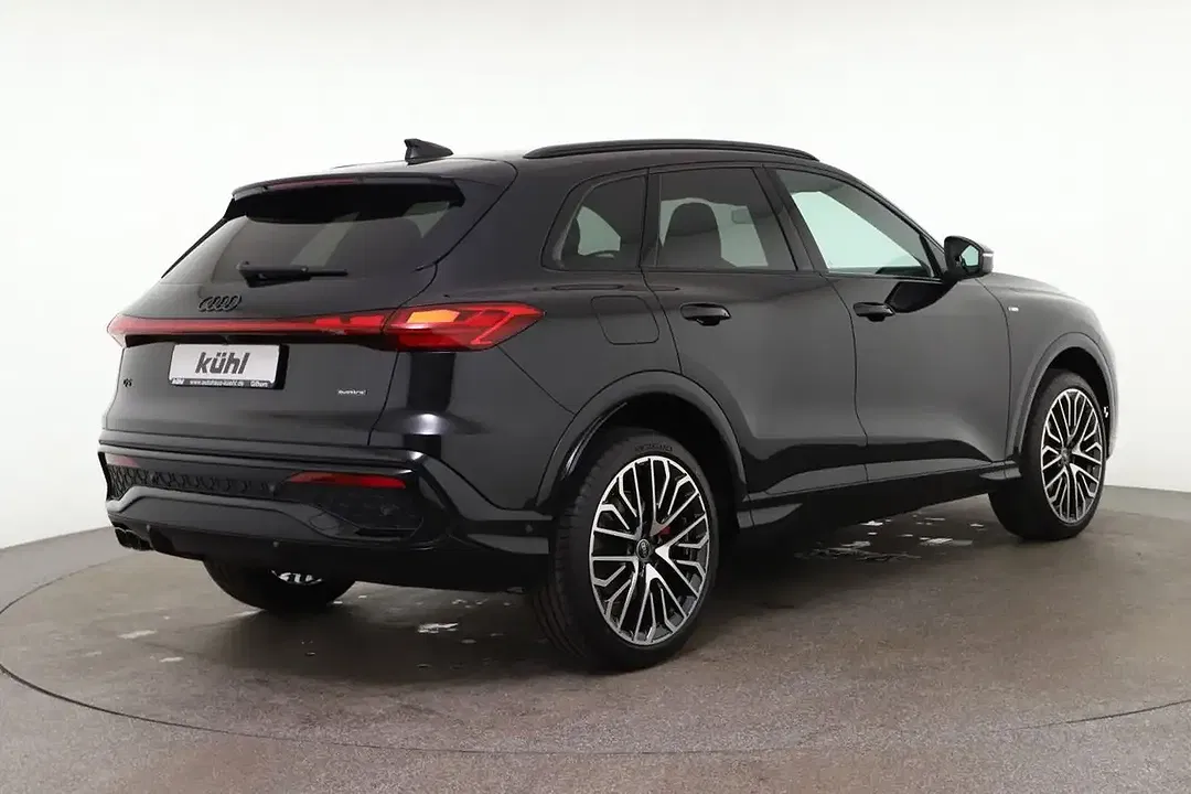 Audi Q5 TDI S tronic quattro Edition One Pro - Thumbnail 2