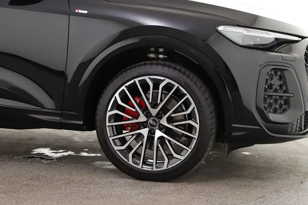 Audi Q5 TDI S tronic quattro Edition One Pro - Thumbnail 3