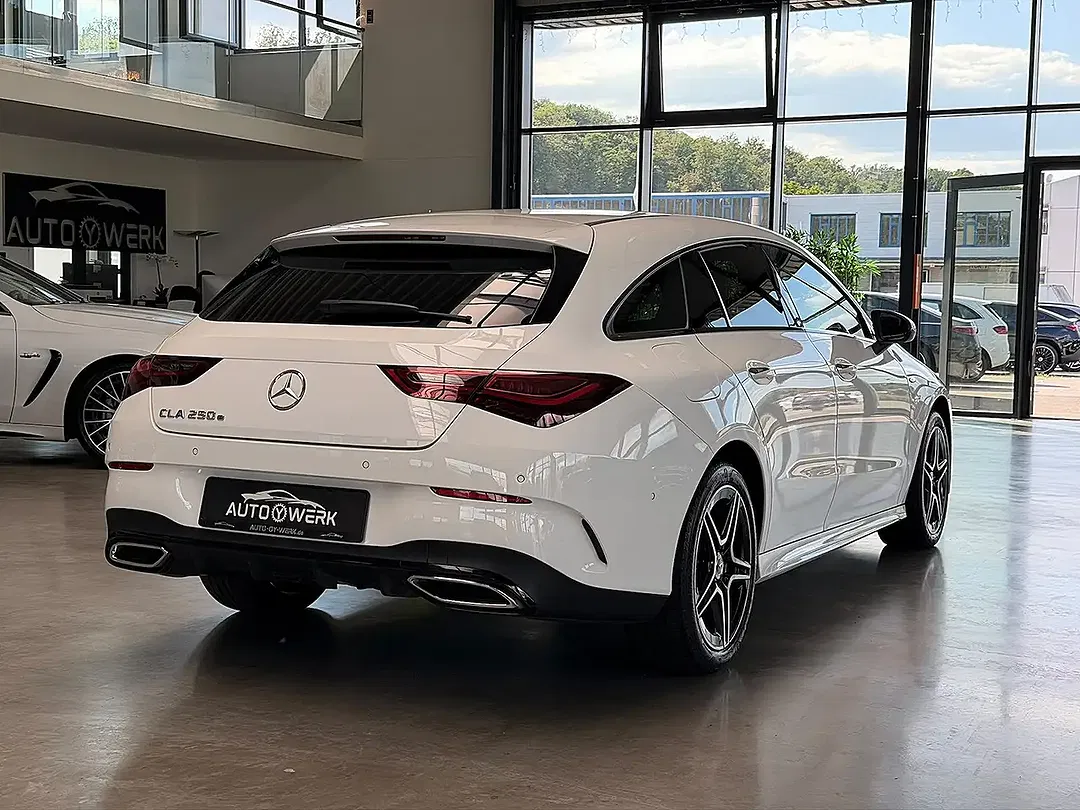Mercedes-Benz CLA 250 - Thumbnail 4