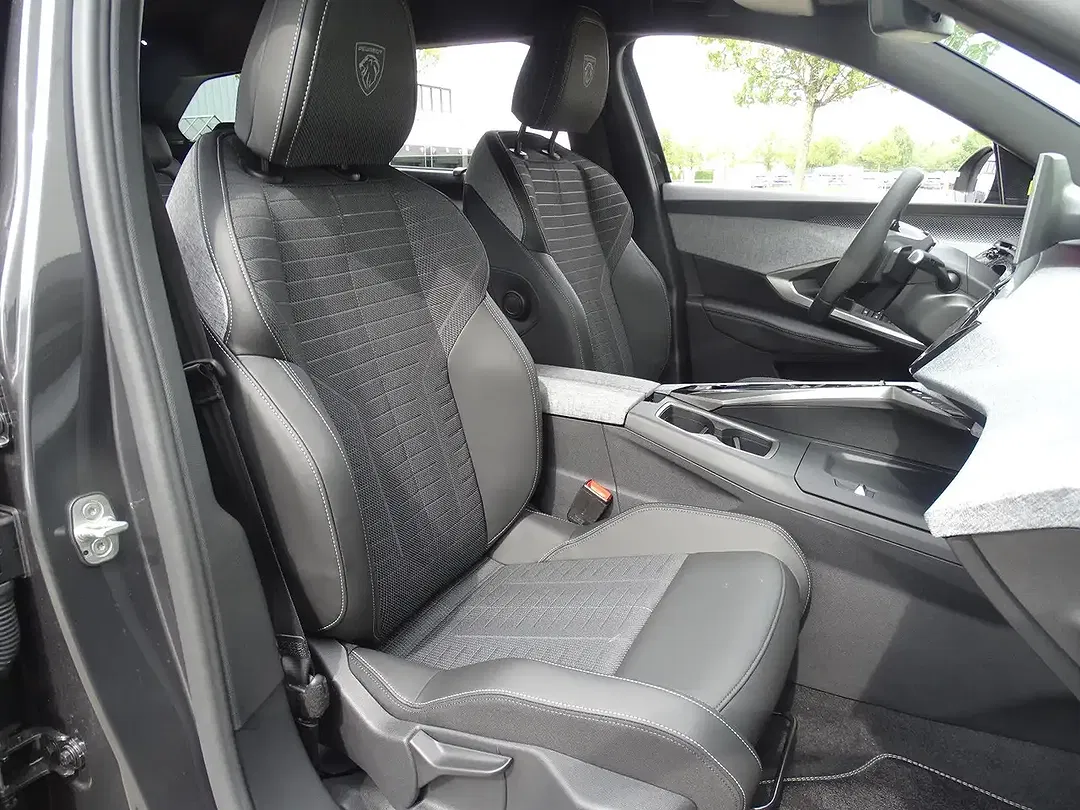 Peugeot 5008 145 e-DSC6 Hybrid GT - Thumbnail 12