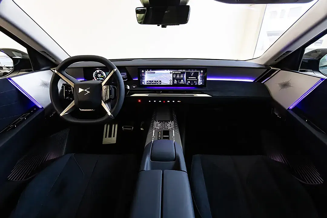 DS Automobiles N°8 - Thumbnail 5